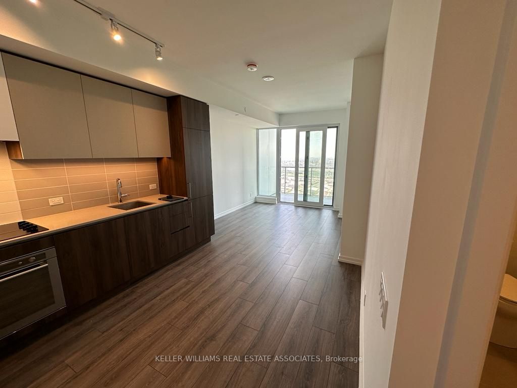 7890 Jane St, #5101