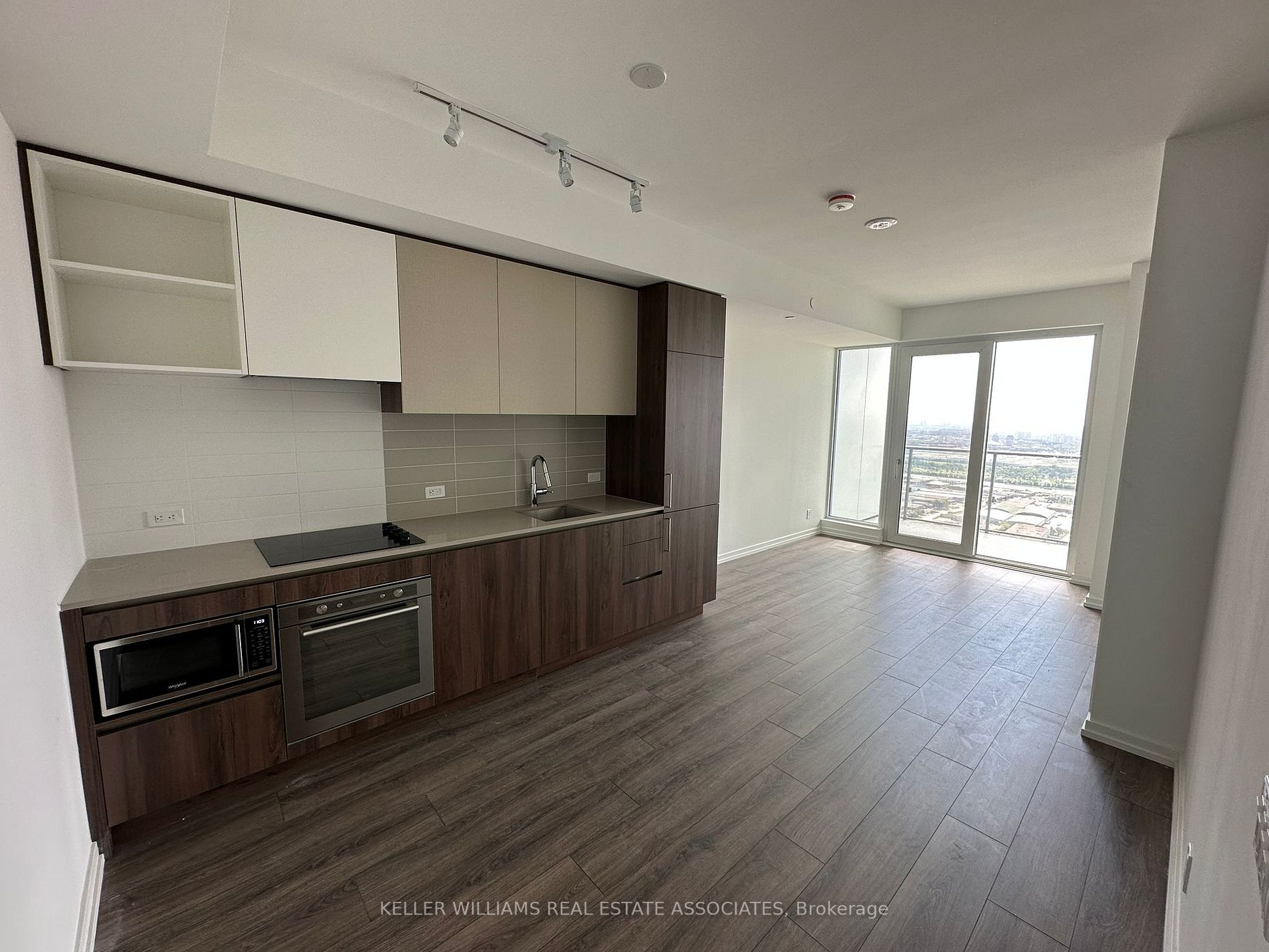 7890 Jane St, #5101