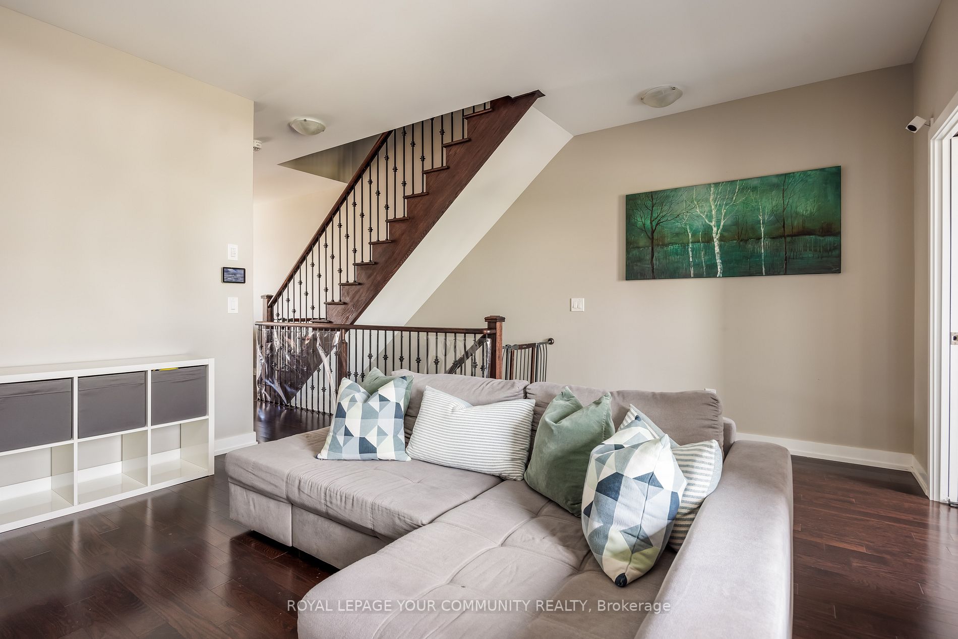 122 Salterton Circ