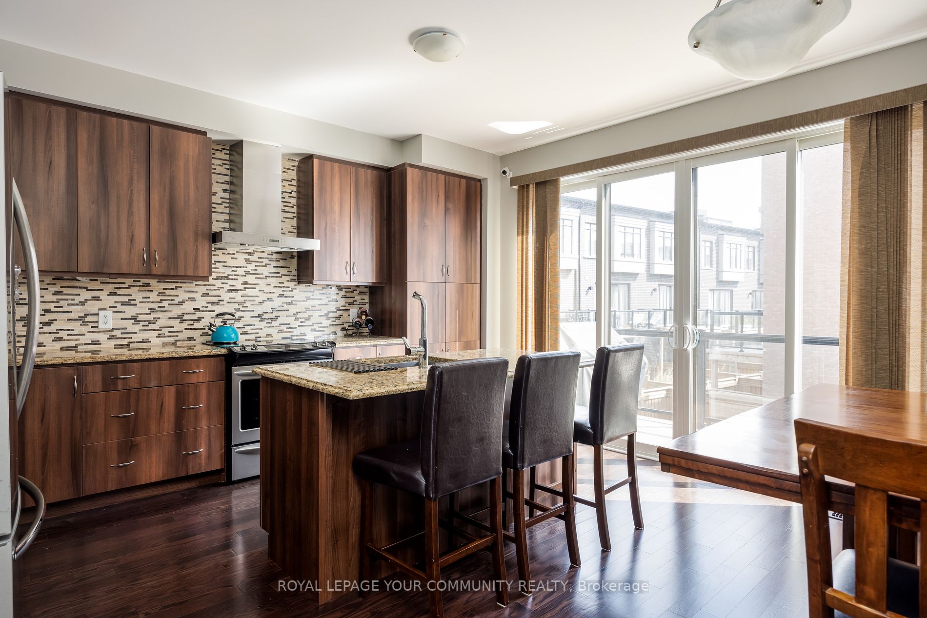 122 Salterton Circ
