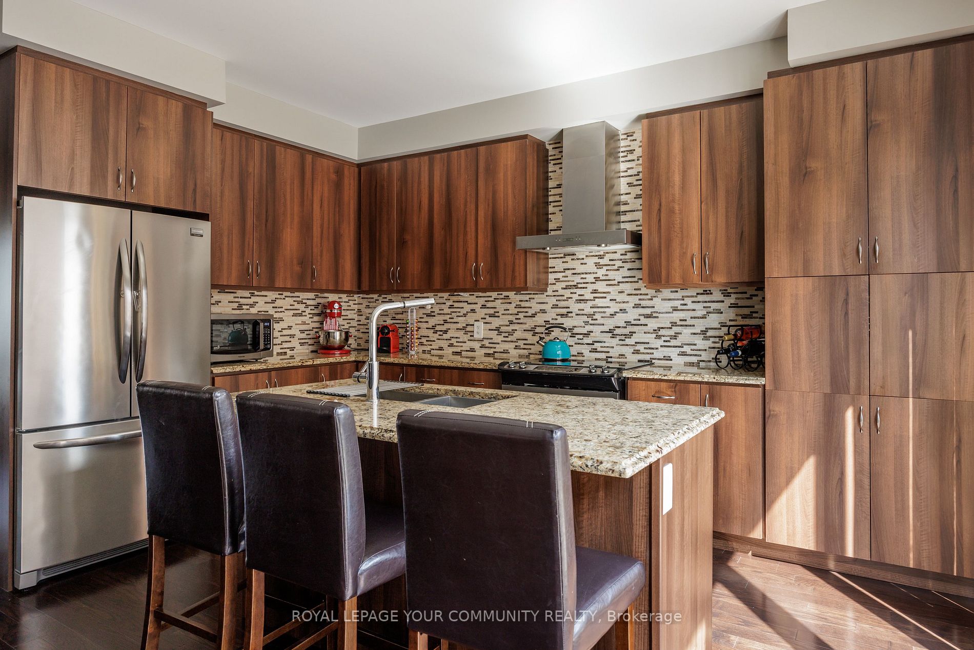 122 Salterton Circ