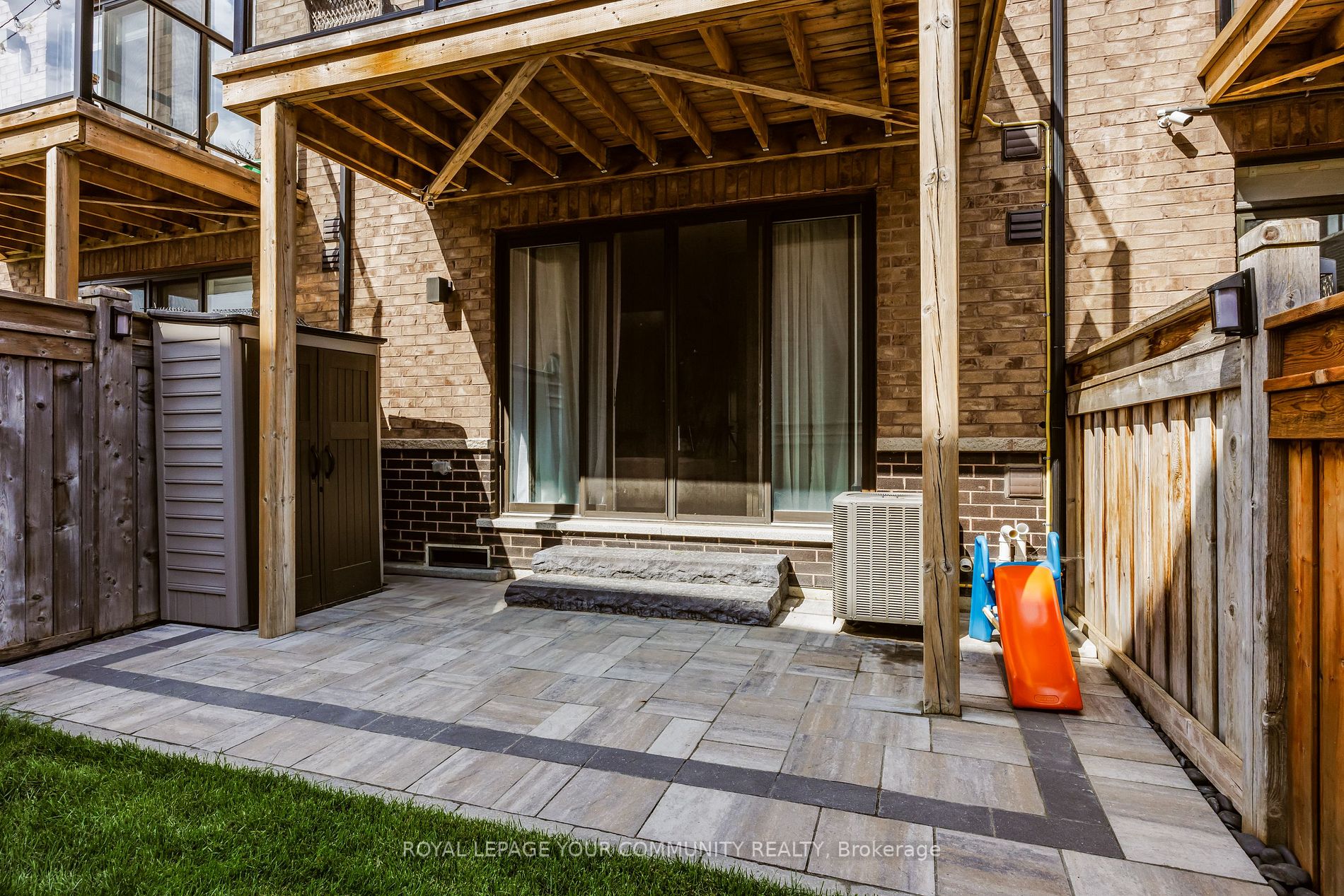 122 Salterton Circ