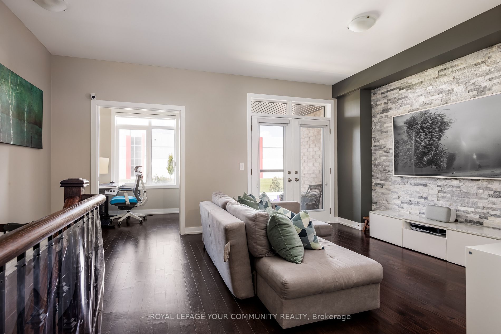 122 Salterton Circ