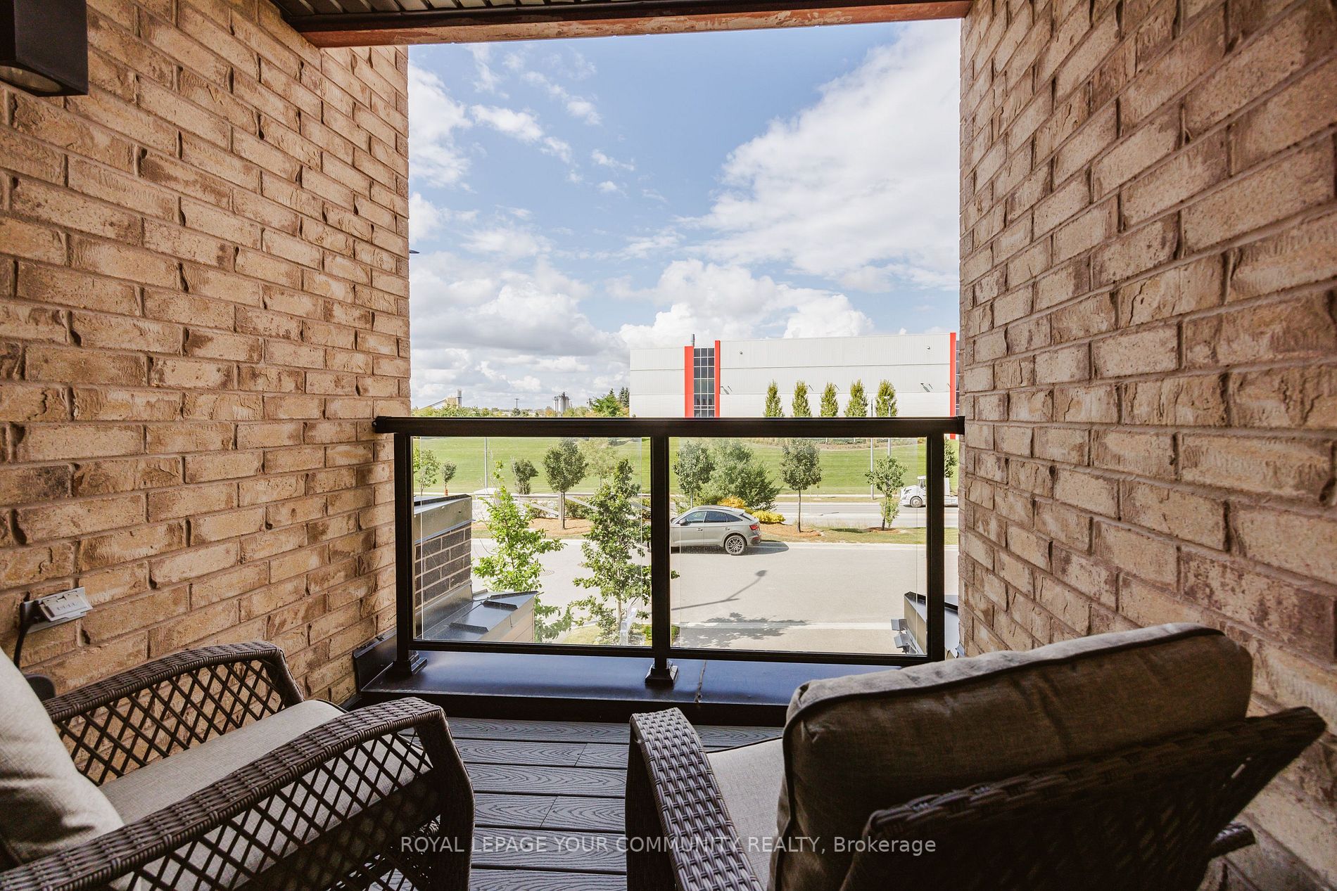 122 Salterton Circ