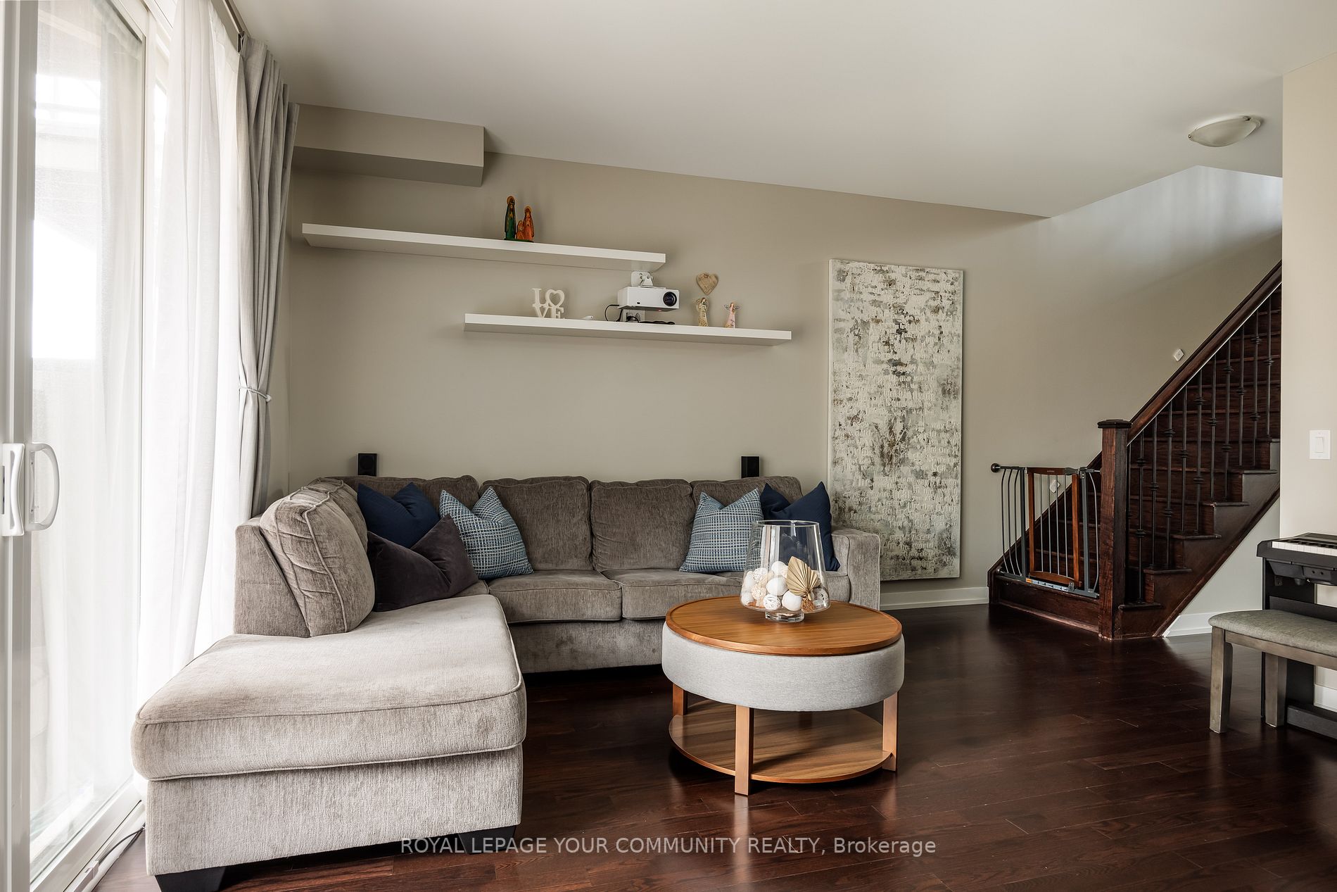 122 Salterton Circ