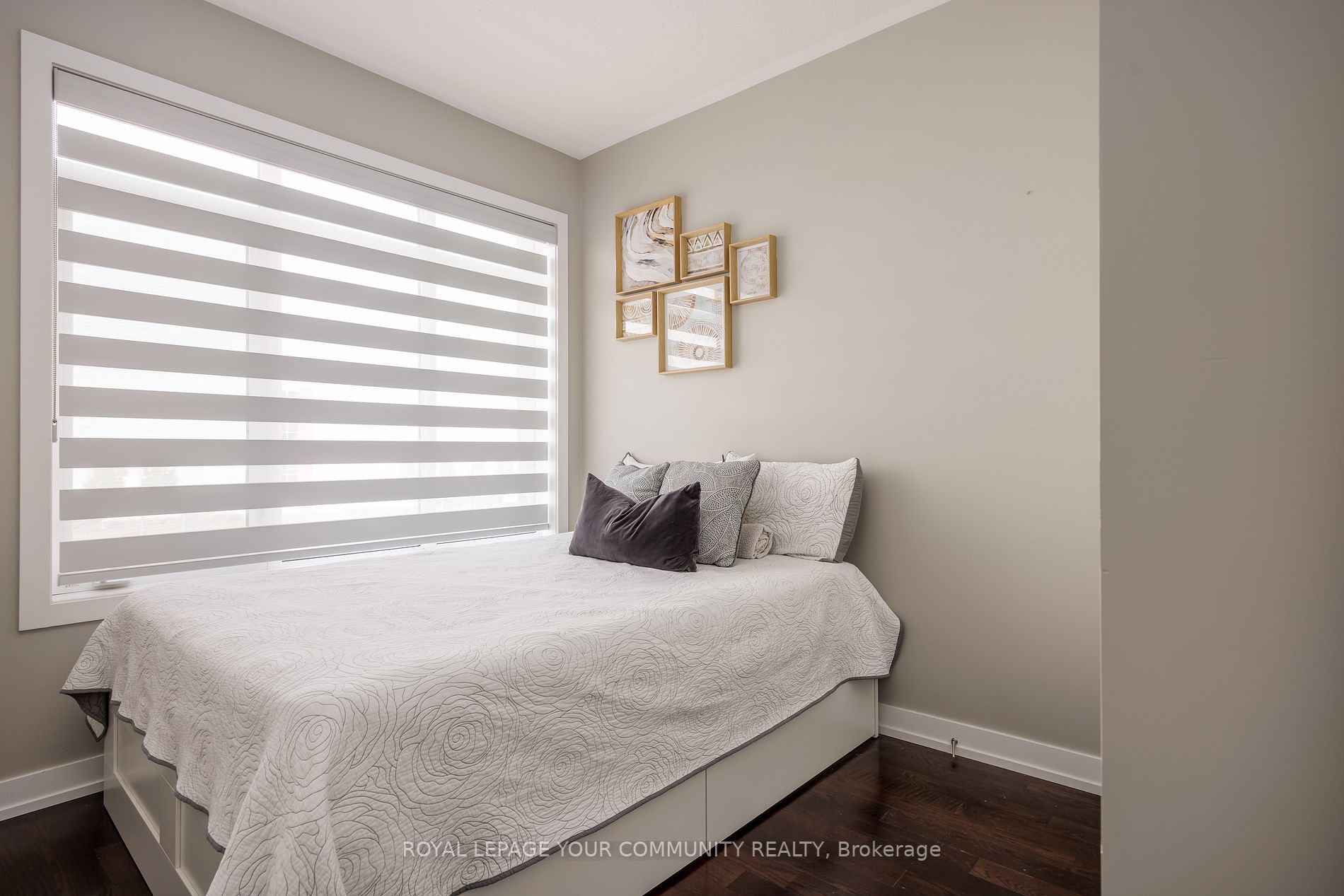 122 Salterton Circ