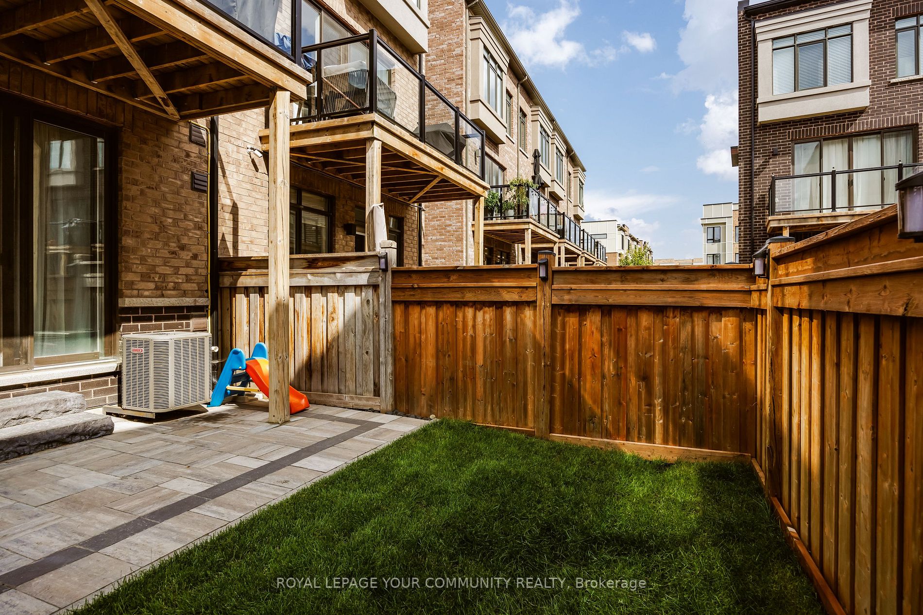 122 Salterton Circ