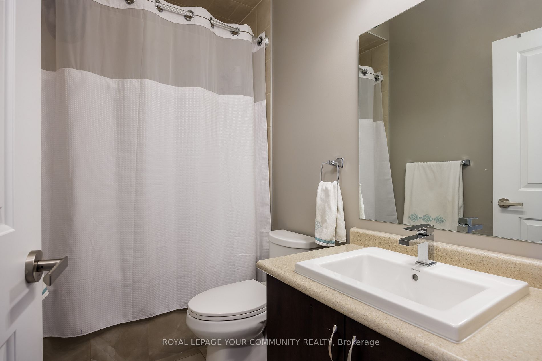 122 Salterton Circ