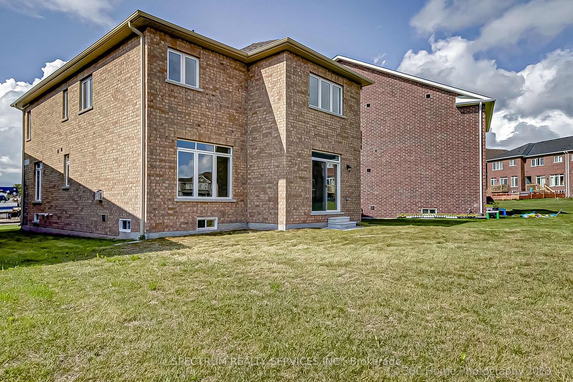 2175 Grainger Loop