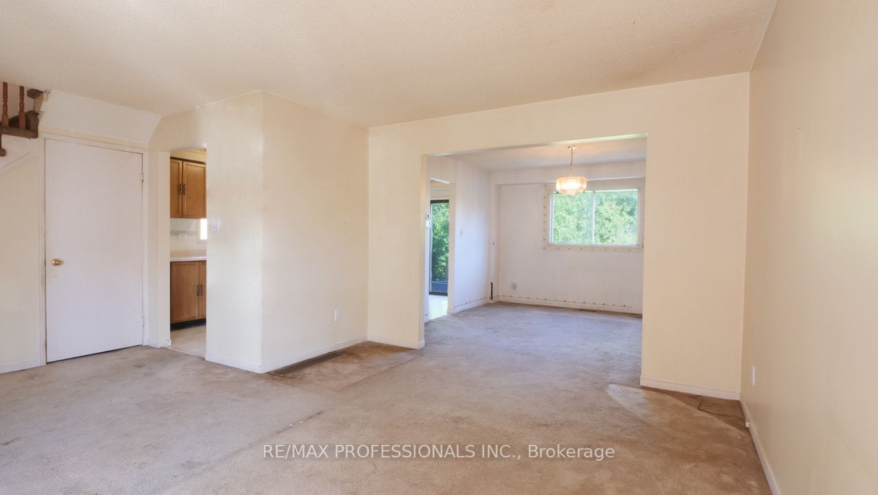 157 Kersey Cres