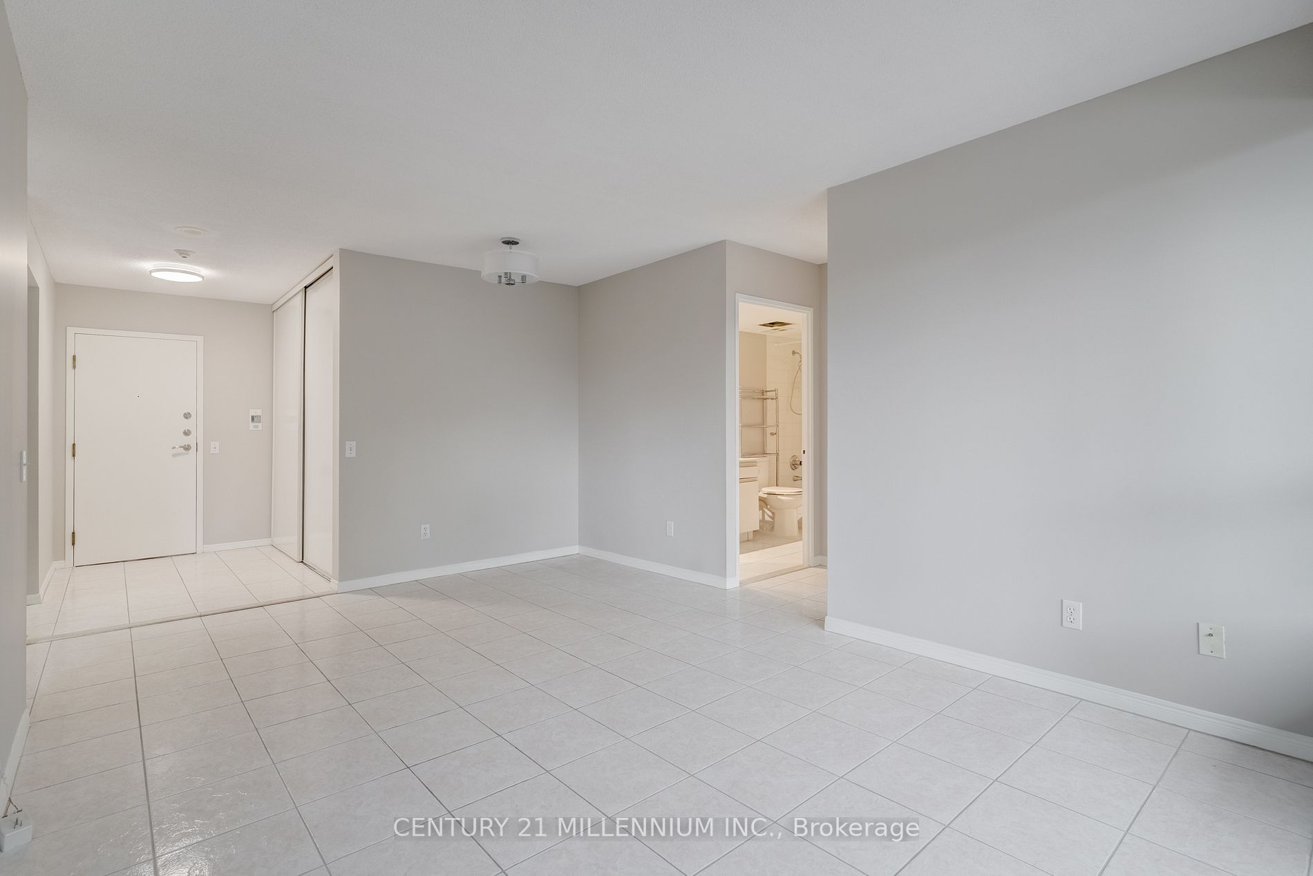 81 Townsgate Dr, #211