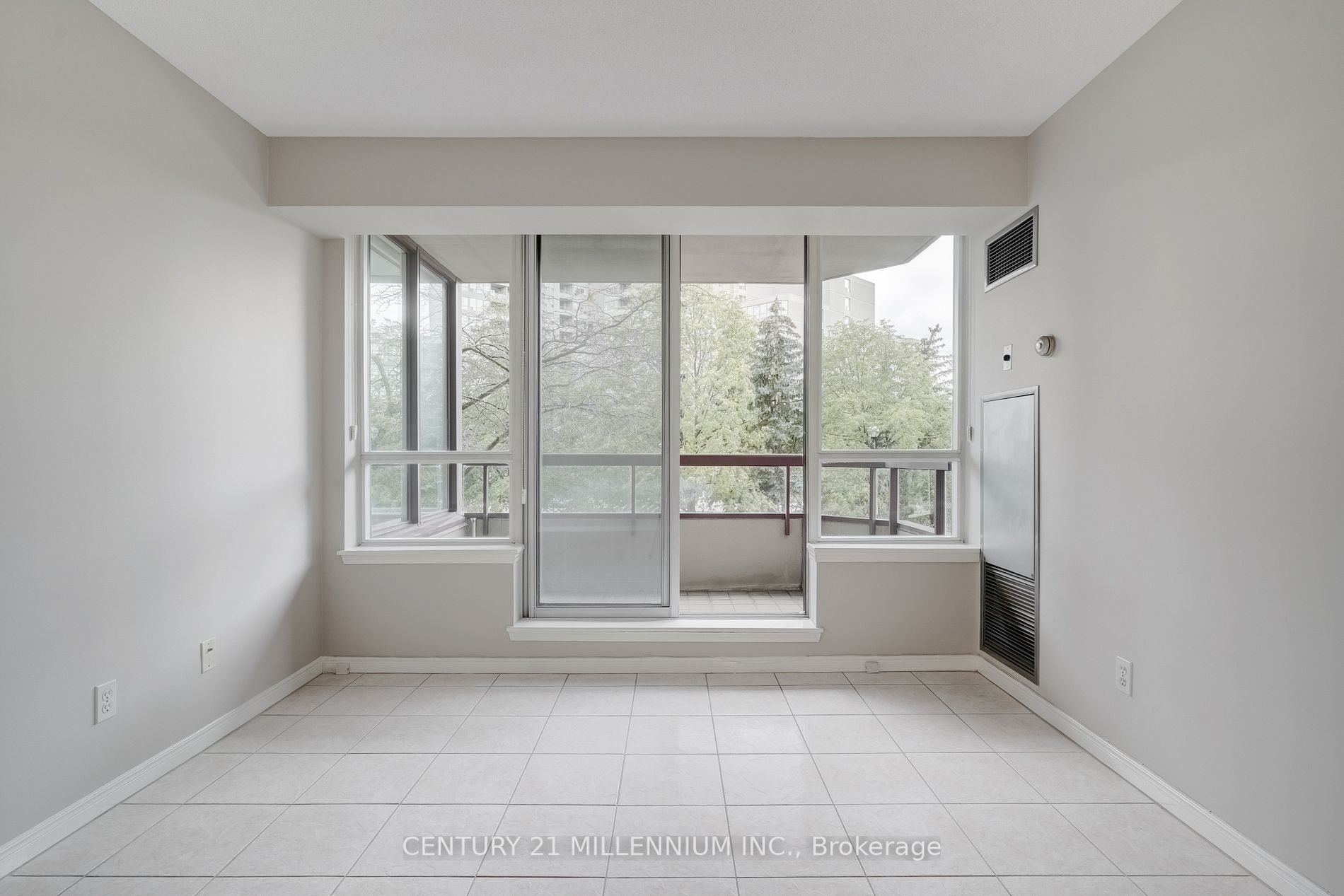81 Townsgate Dr, #211