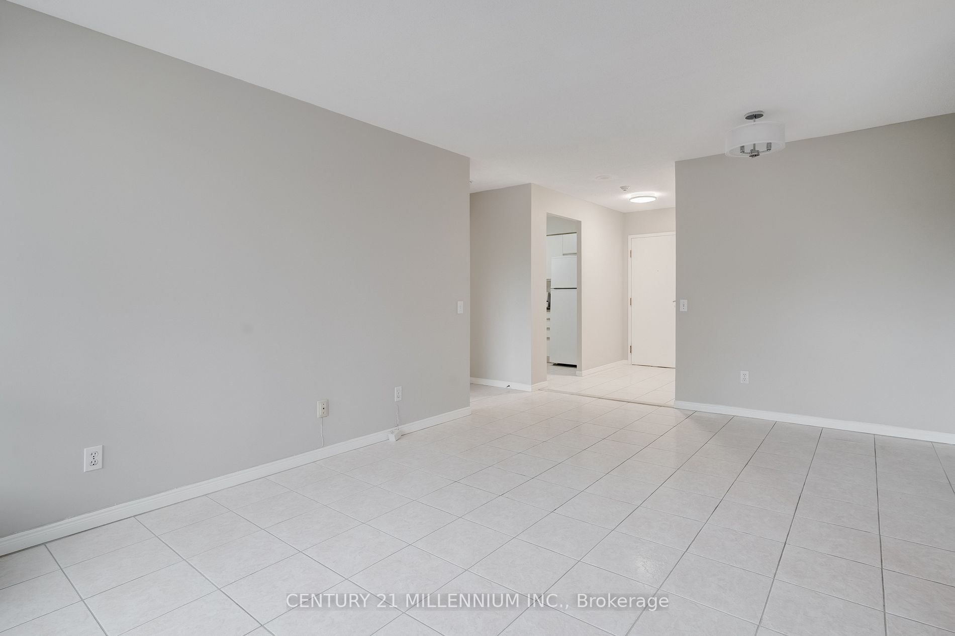 81 Townsgate Dr, #211