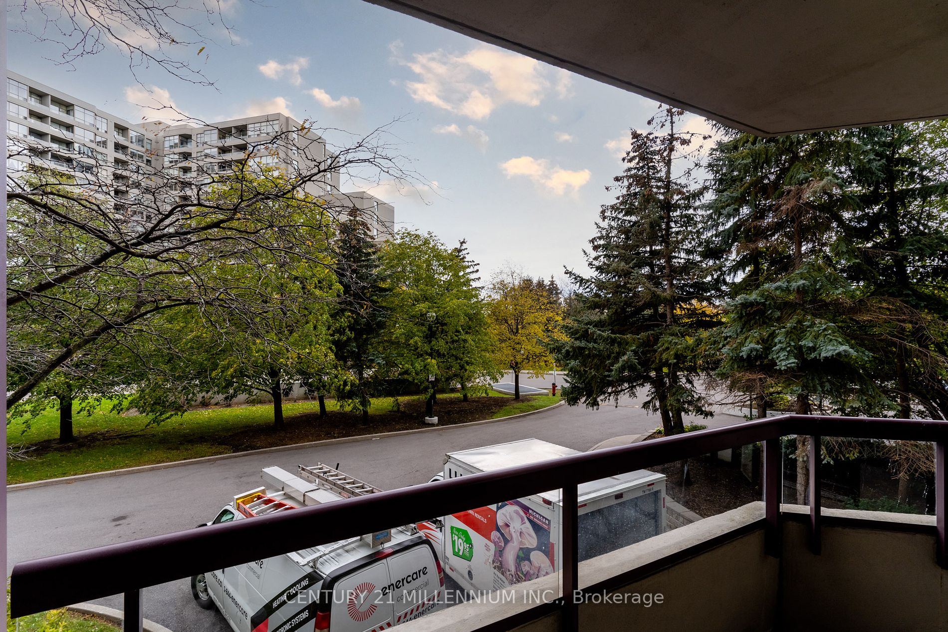 81 Townsgate Dr, #211