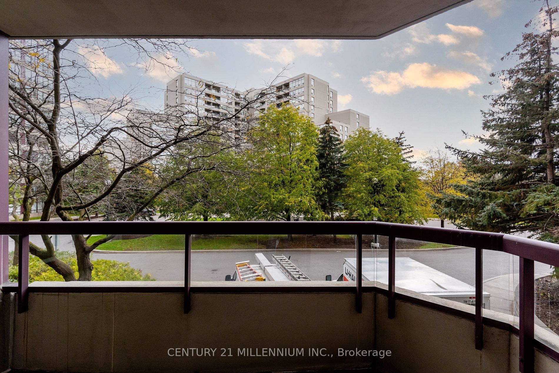 81 Townsgate Dr, #211
