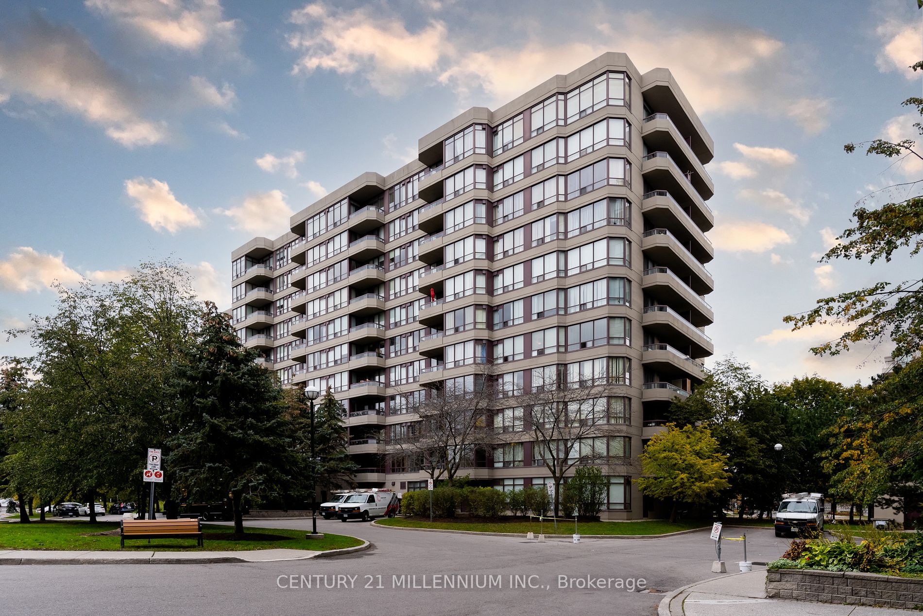 81 Townsgate Dr, #211