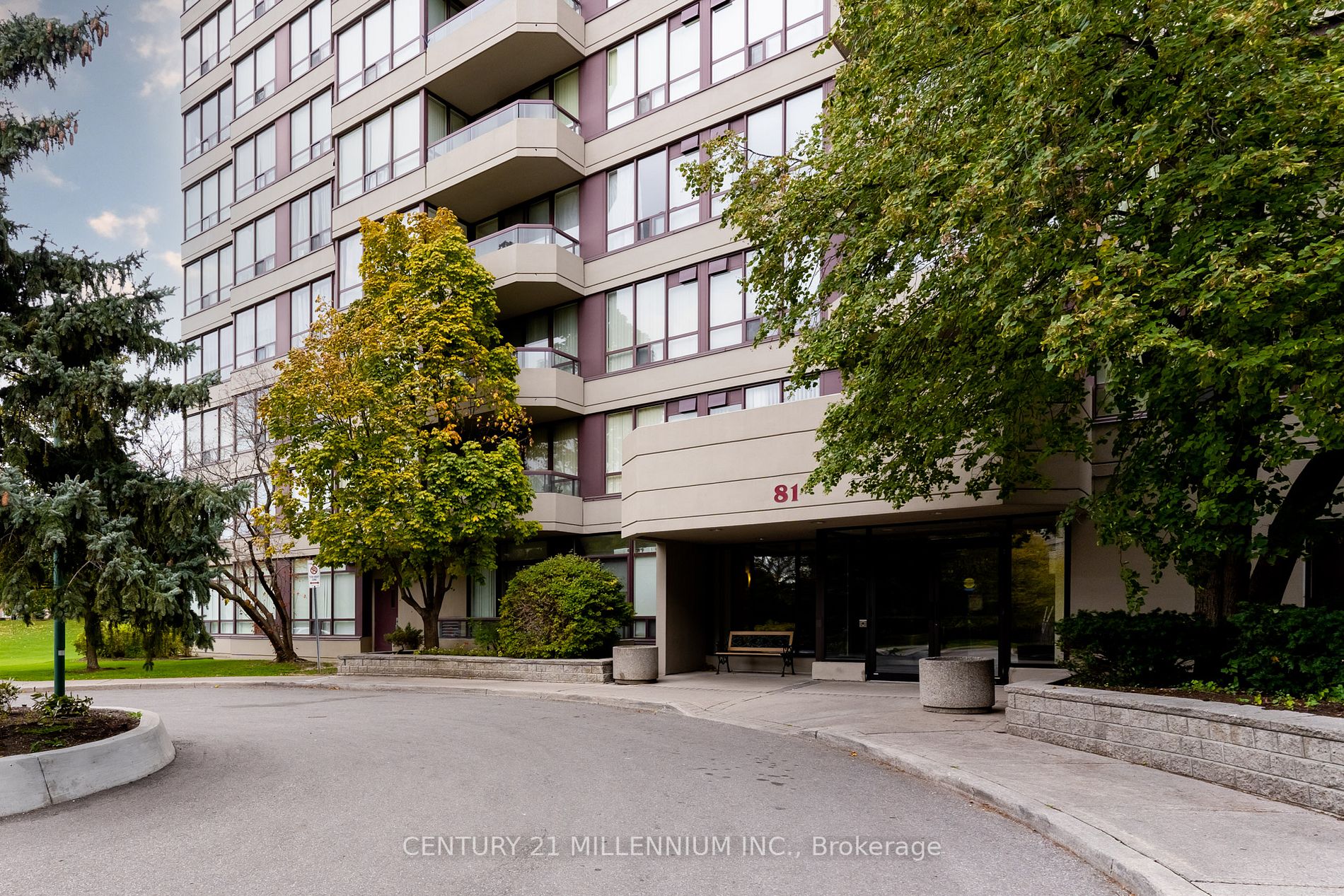 81 Townsgate Dr, #211