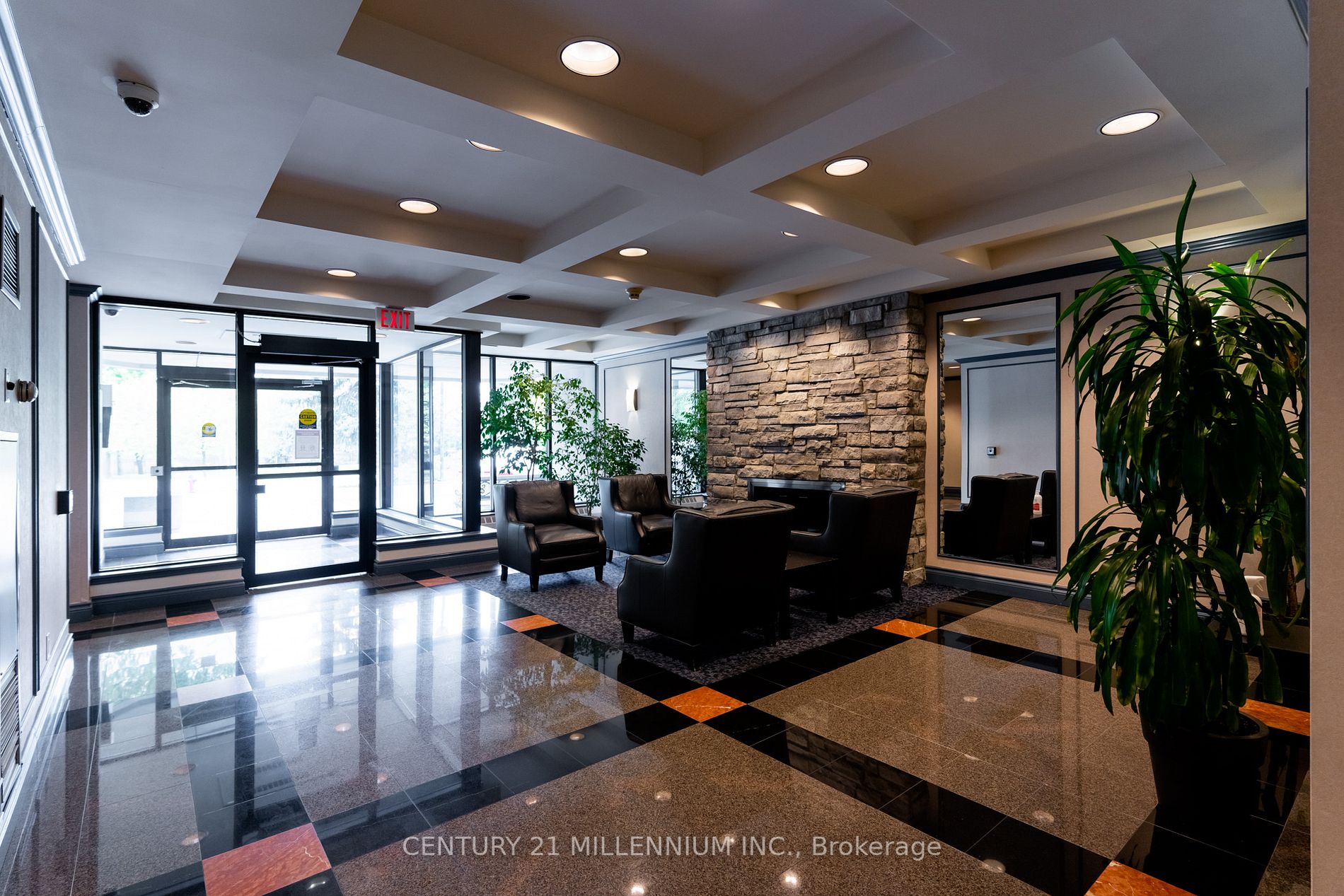 81 Townsgate Dr, #211