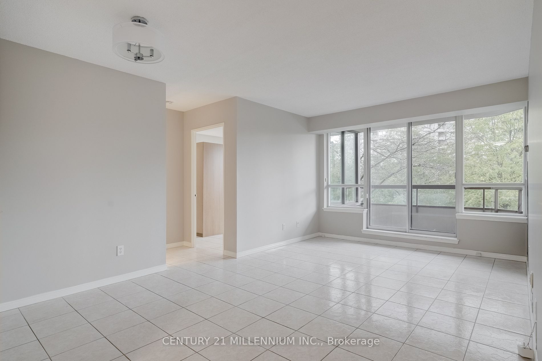 81 Townsgate Dr, #211