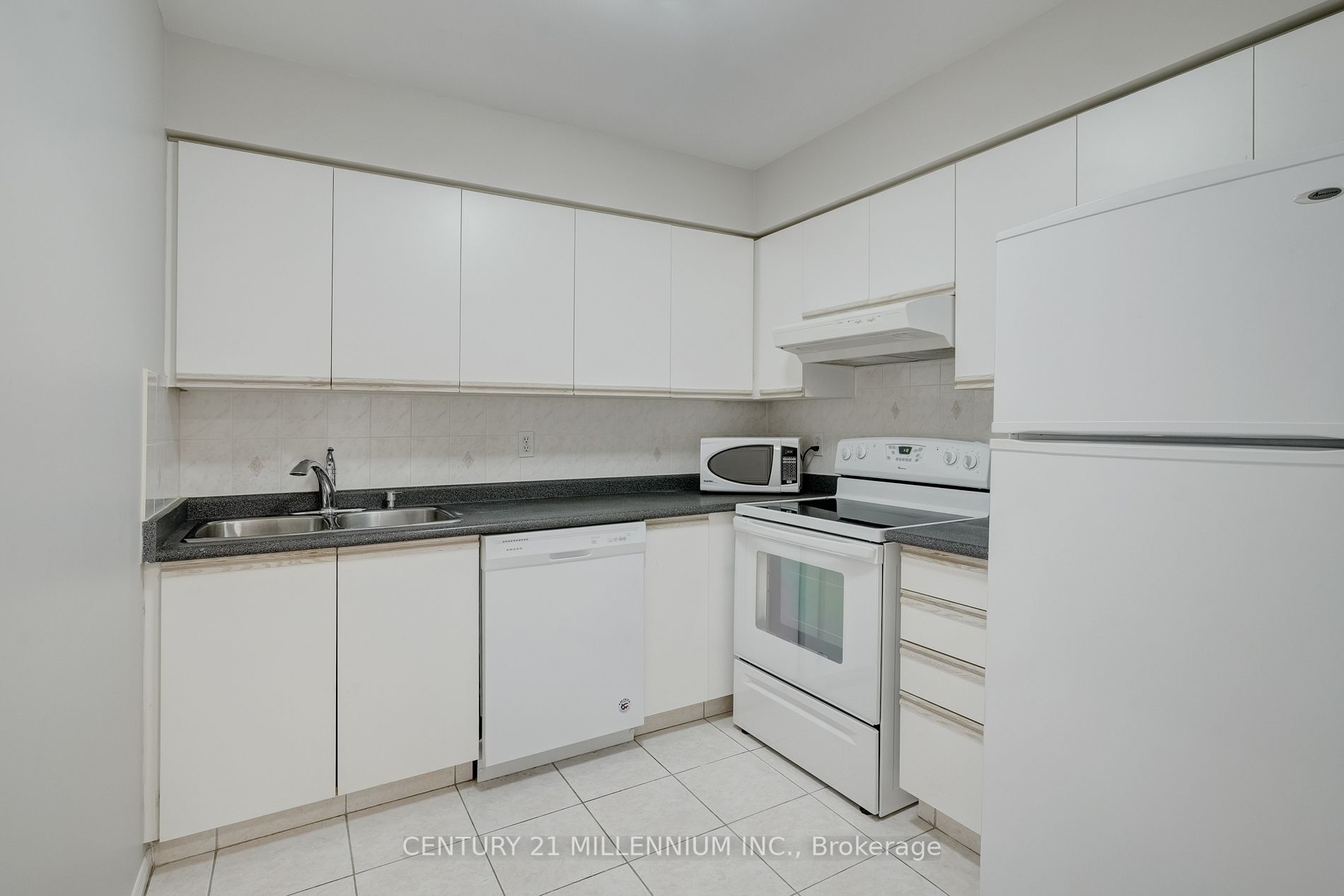 81 Townsgate Dr, #211