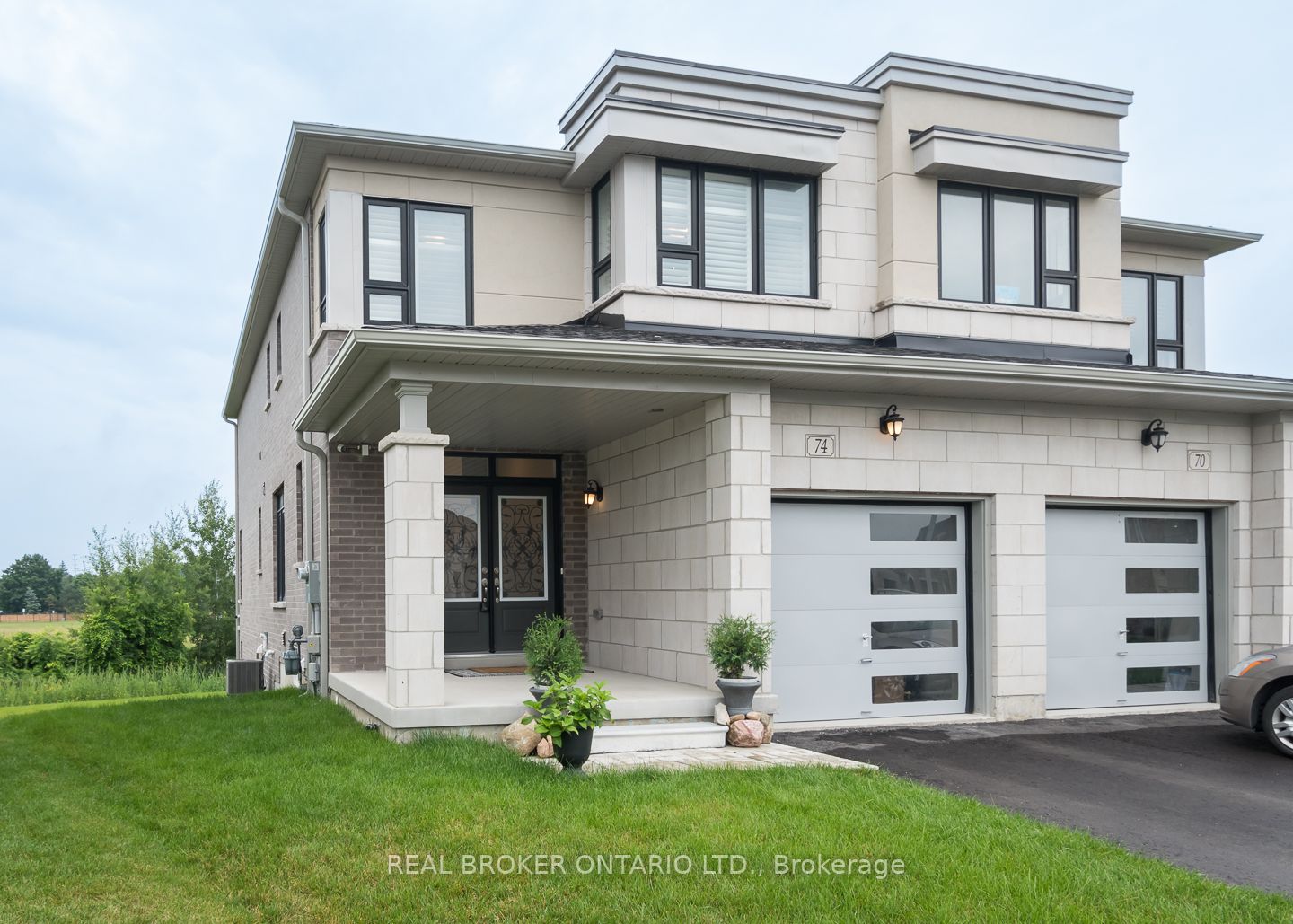 74 Westlake Cres