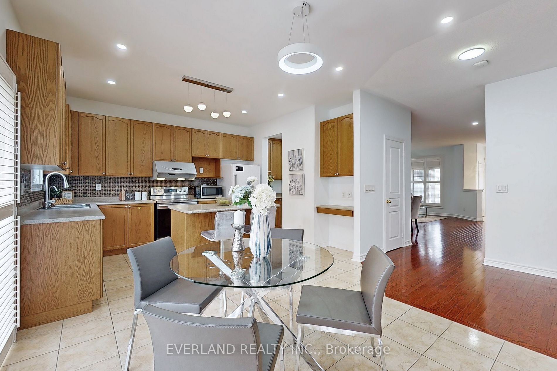 6 Willow Landing