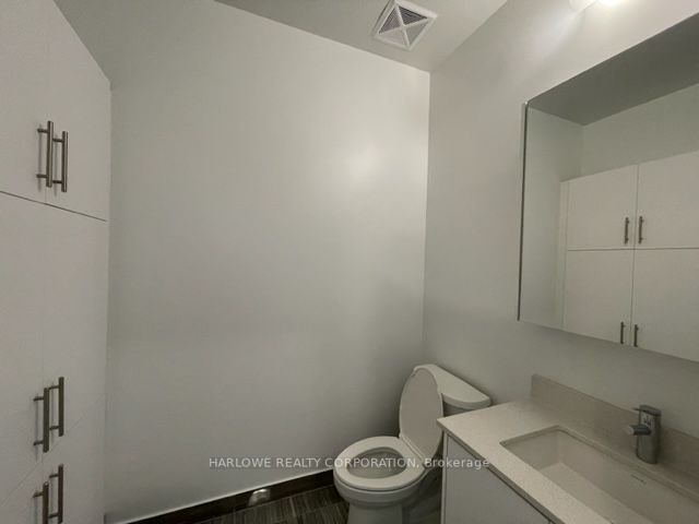 95 Oneida Cres, #Ph12