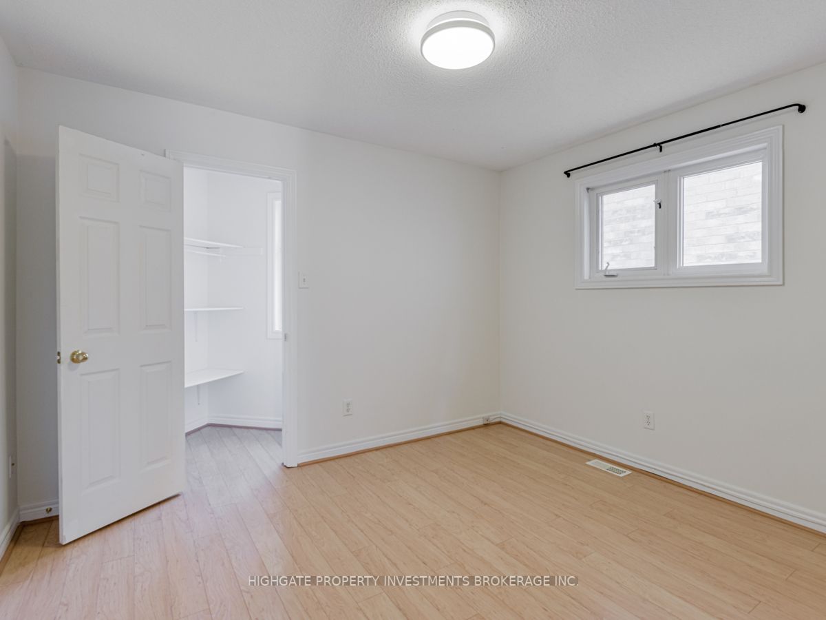 29 The Meadows Ave
