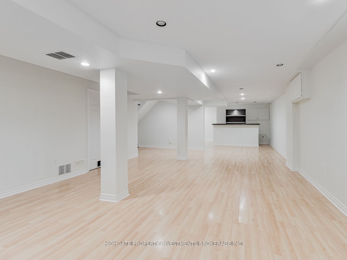 29 The Meadows Ave
