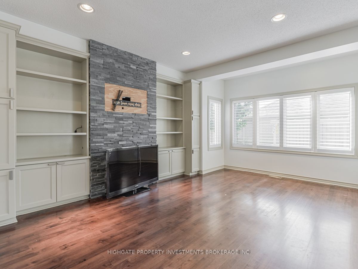 29 The Meadows Ave