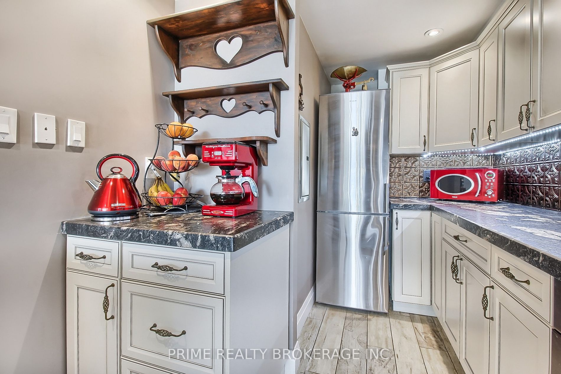 175 Cedar Avenue, #801