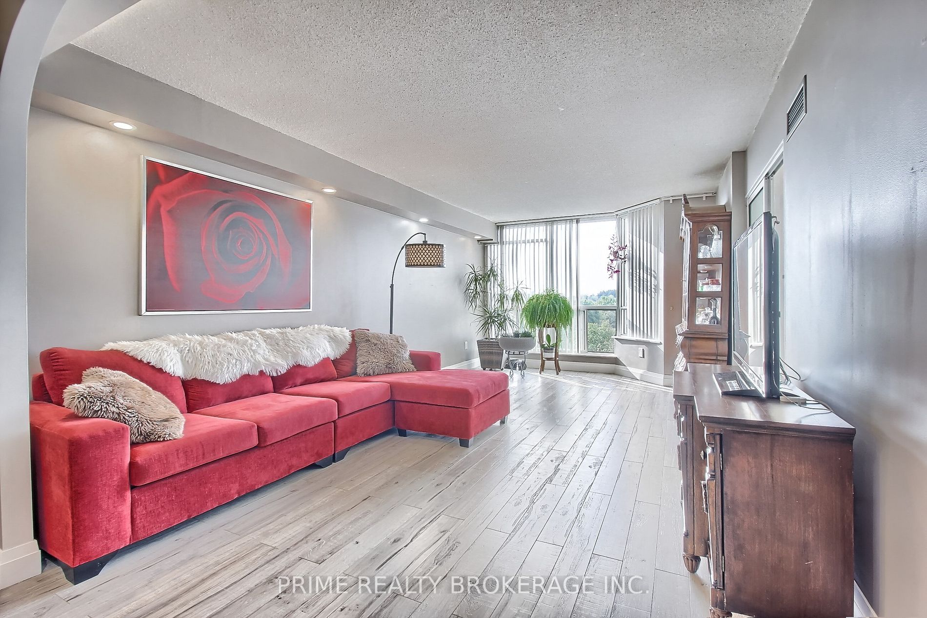 175 Cedar Avenue, #801