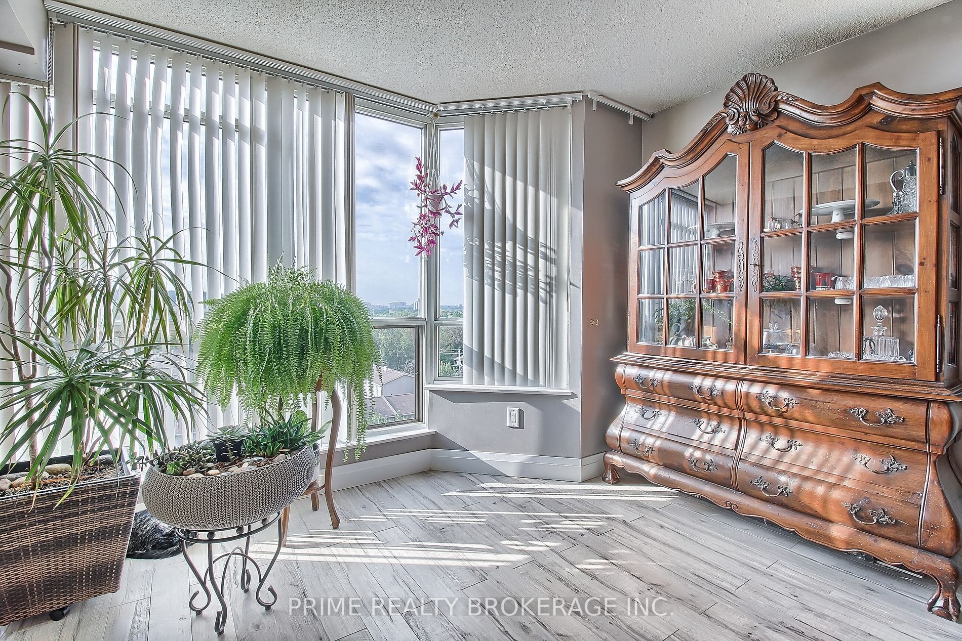 175 Cedar Avenue, #801