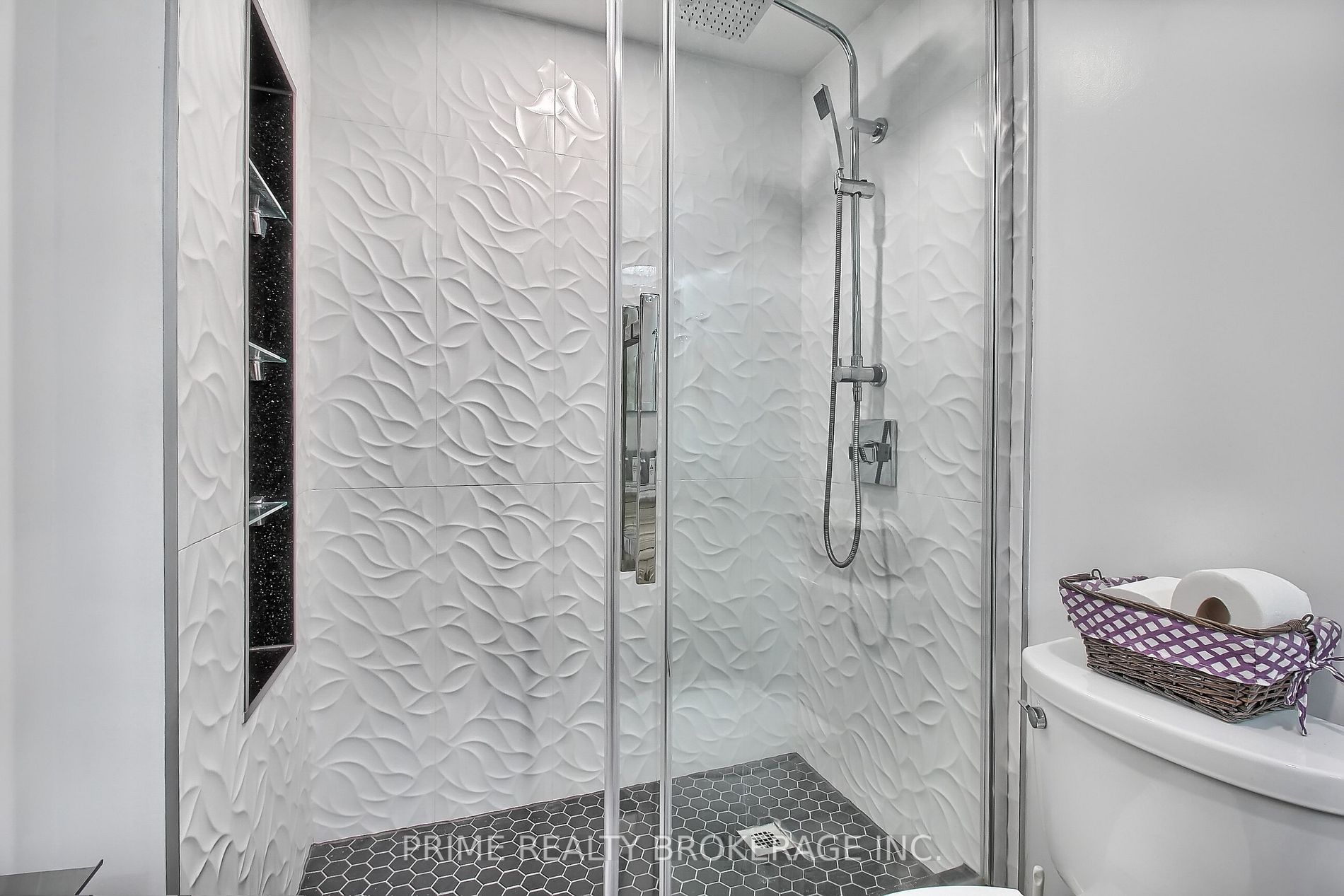 175 Cedar Avenue, #801