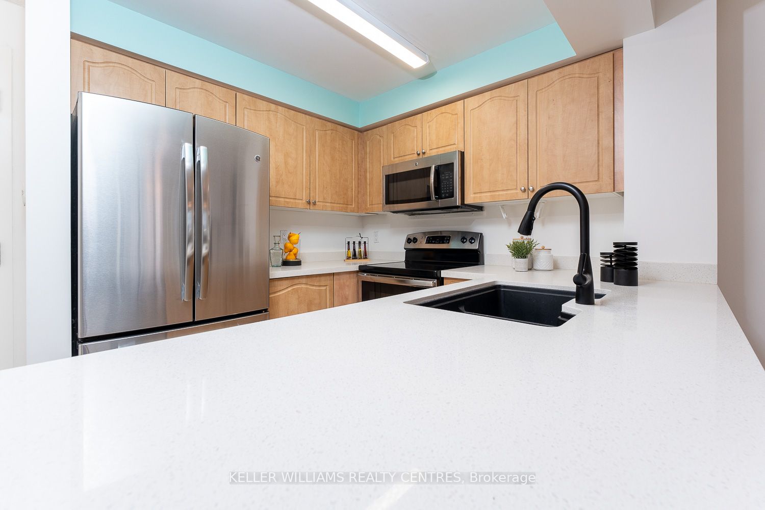350 Red Maple Rd, #411
