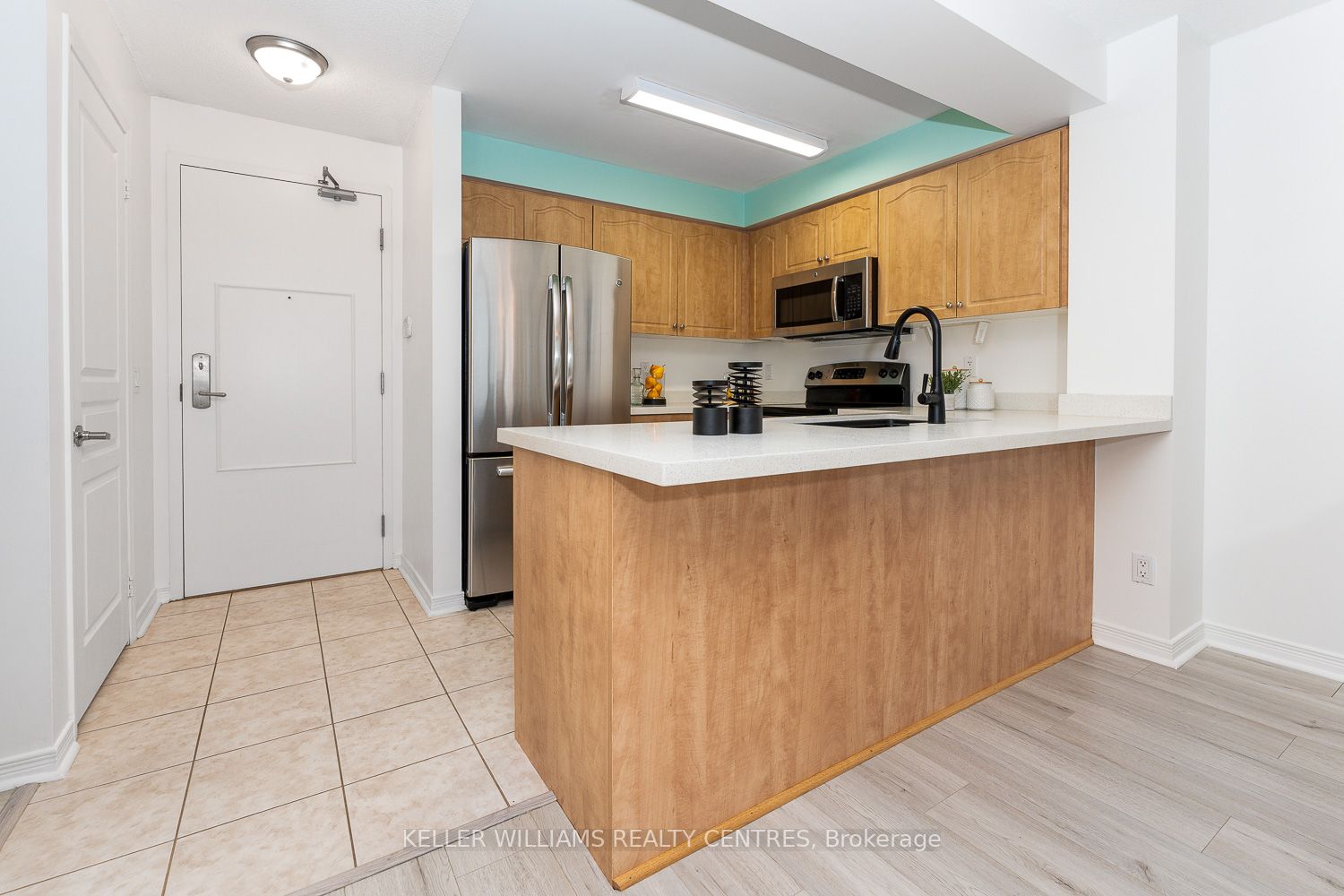 350 Red Maple Rd, #411