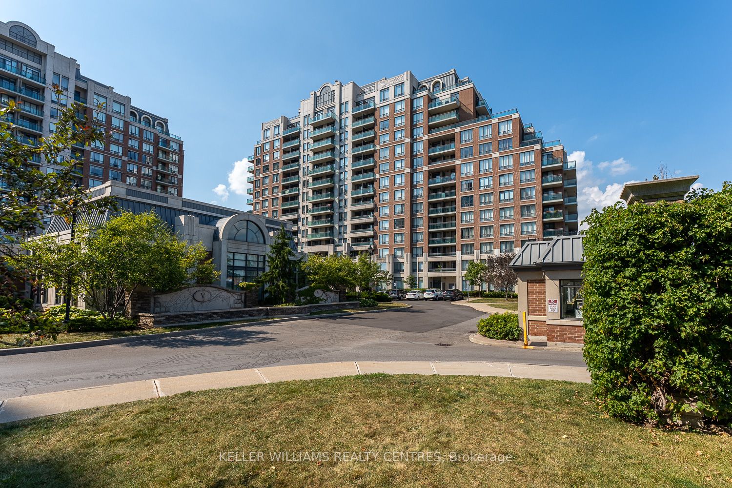 350 Red Maple Rd, #411