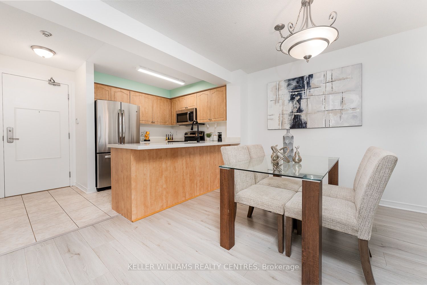 350 Red Maple Rd, #411