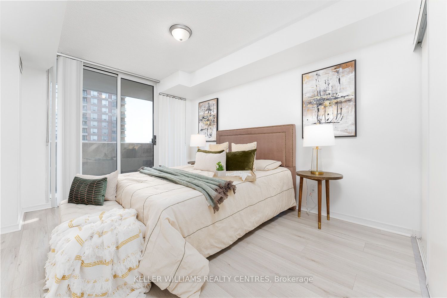 350 Red Maple Rd, #411