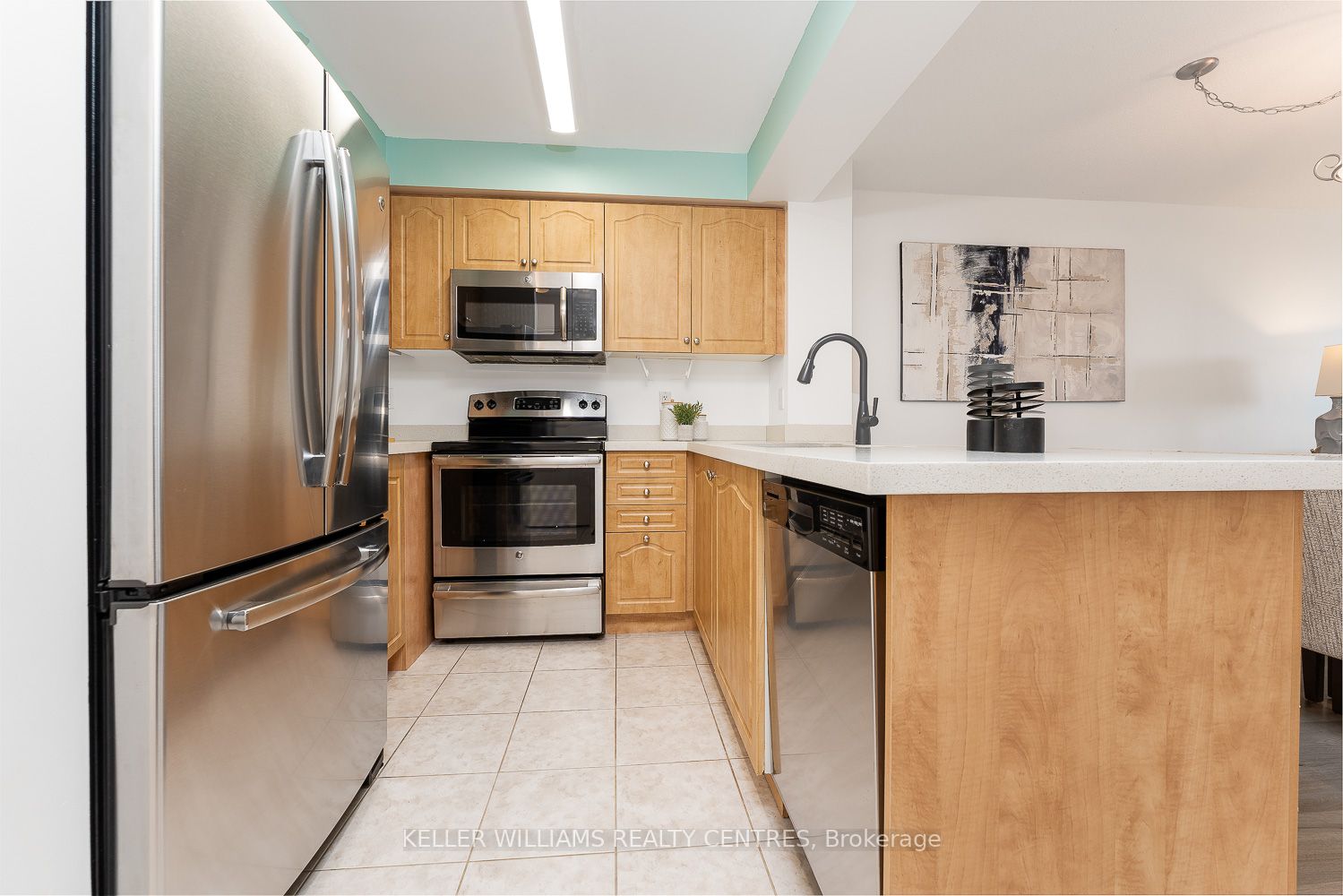 350 Red Maple Rd, #411