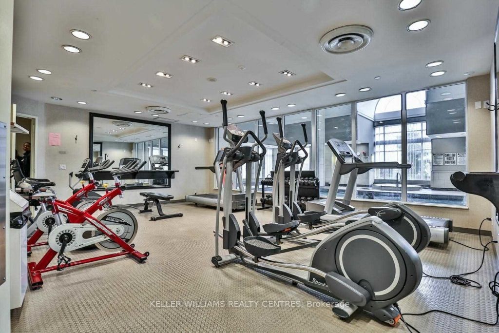 350 Red Maple Rd, #411