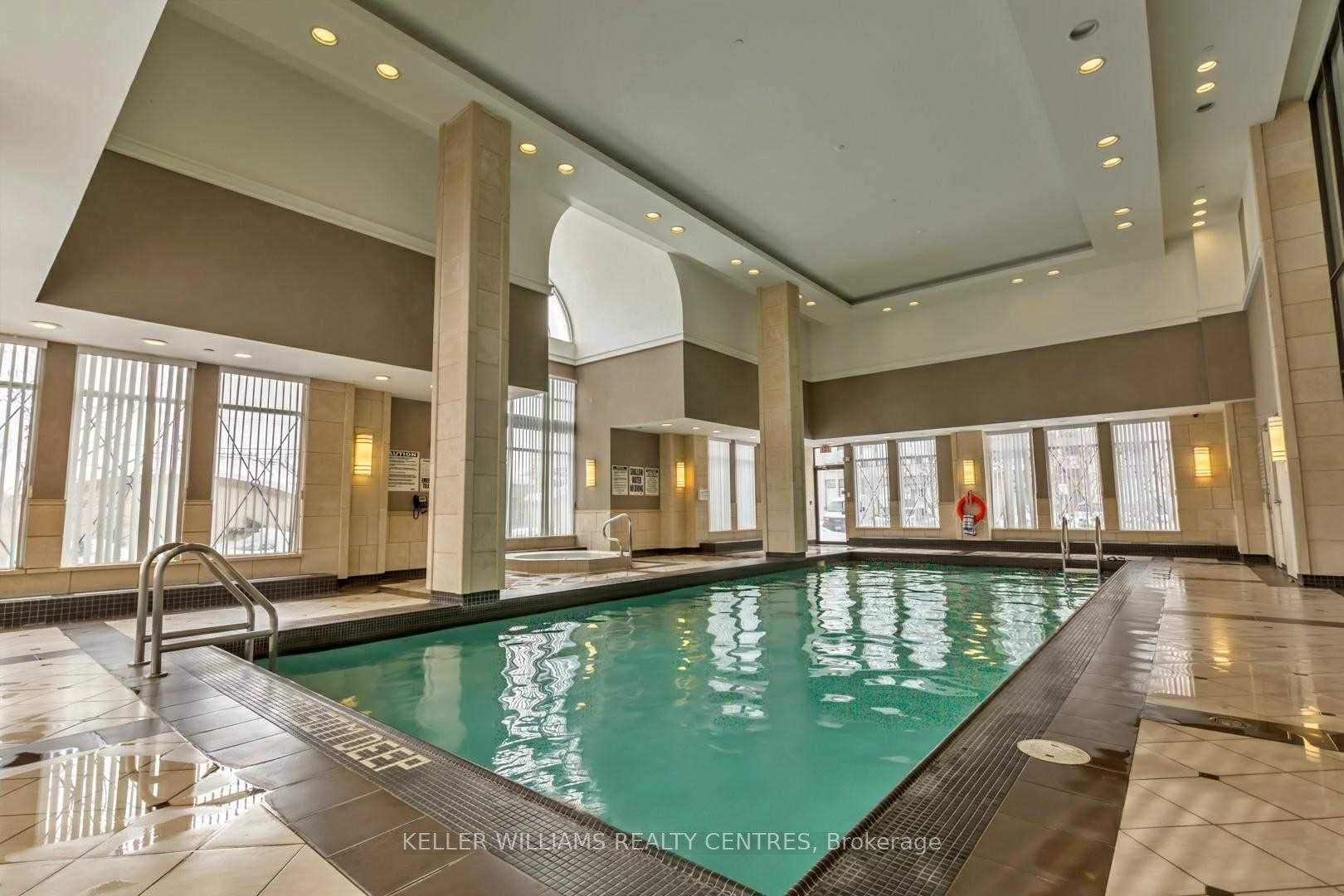 350 Red Maple Rd, #411