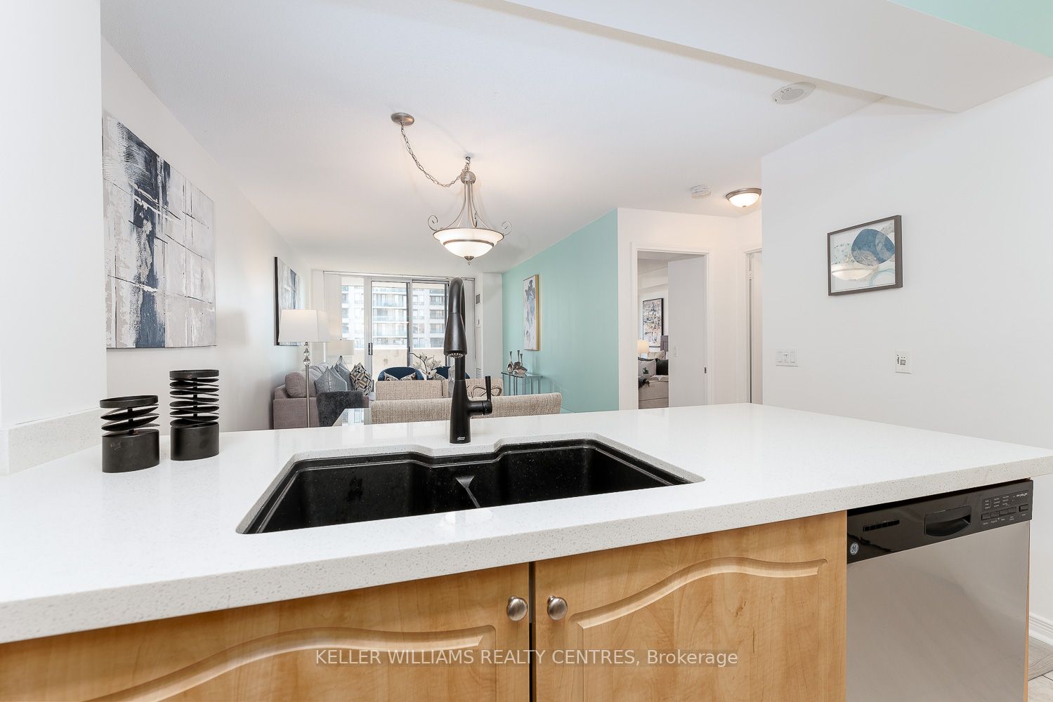 350 Red Maple Rd, #411
