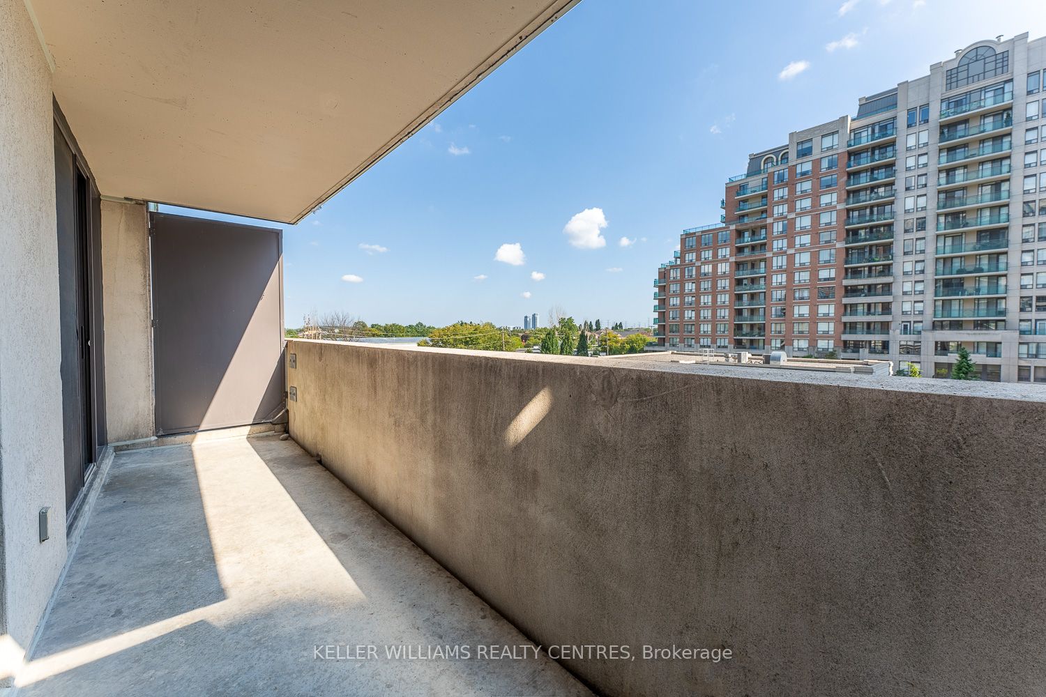 350 Red Maple Rd, #411
