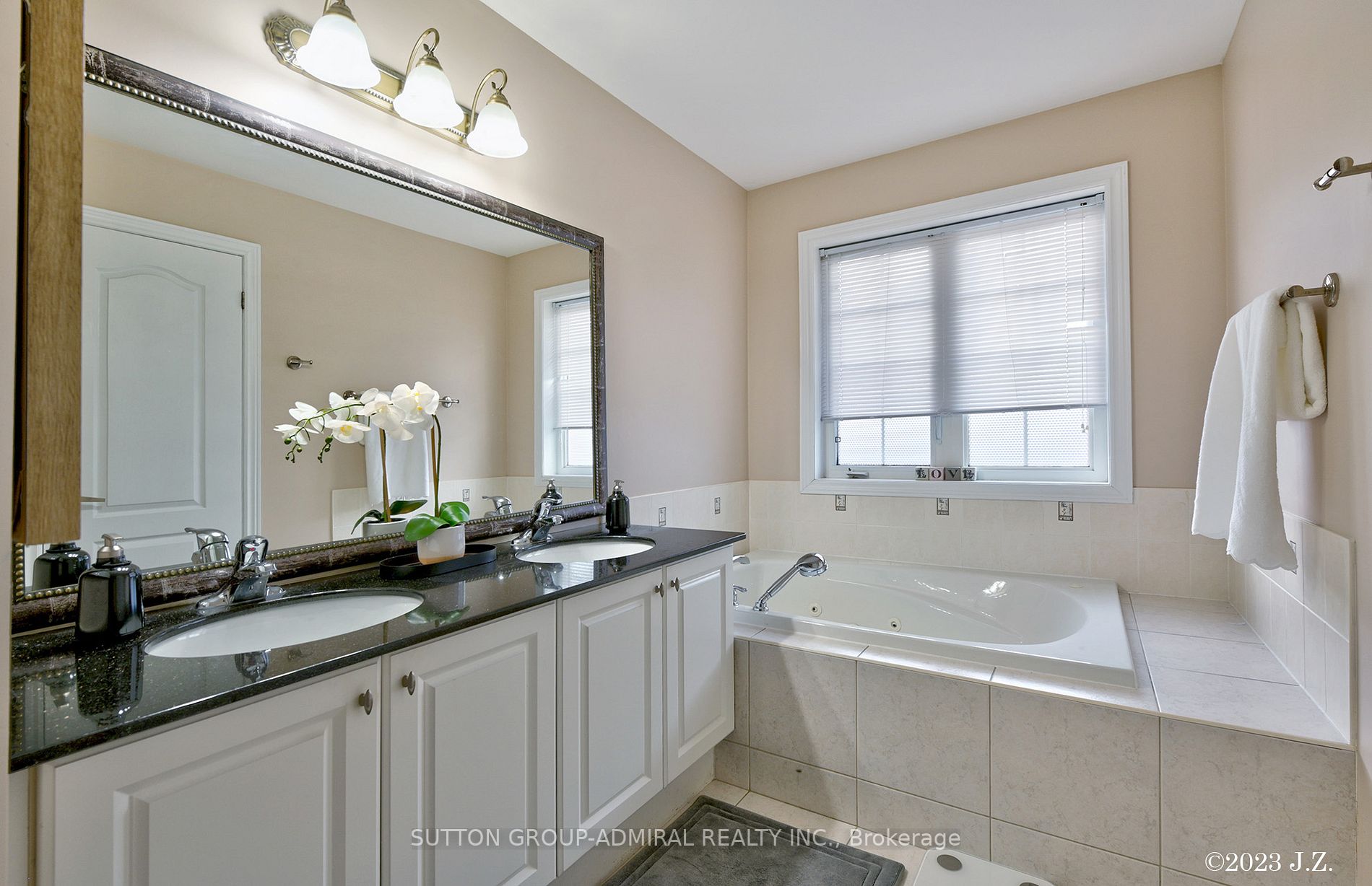 32 Daniel Bram Dr