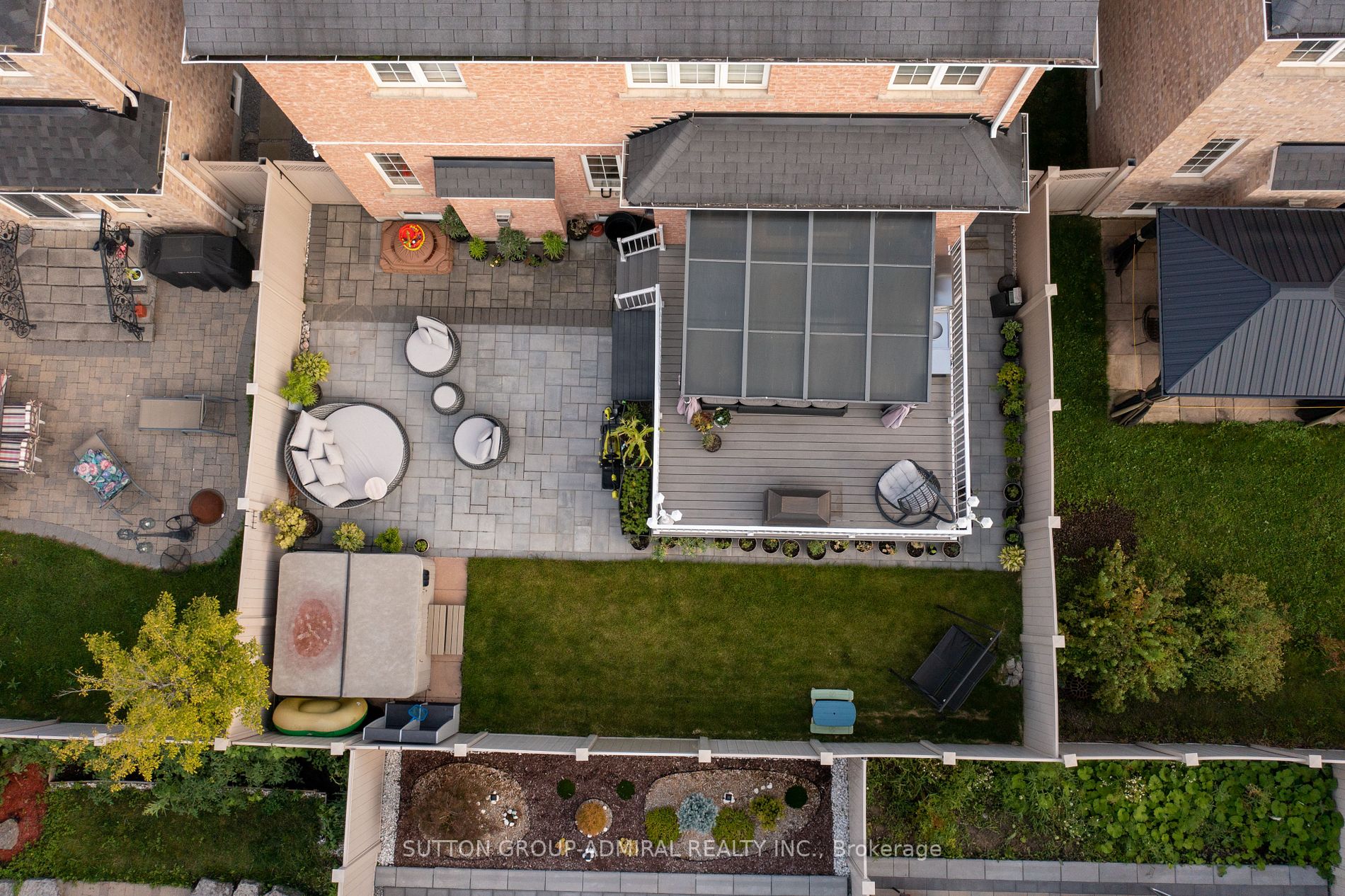 32 Daniel Bram Dr