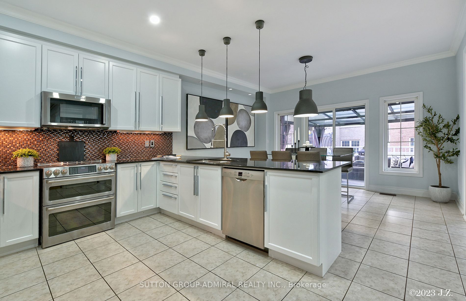 32 Daniel Bram Dr
