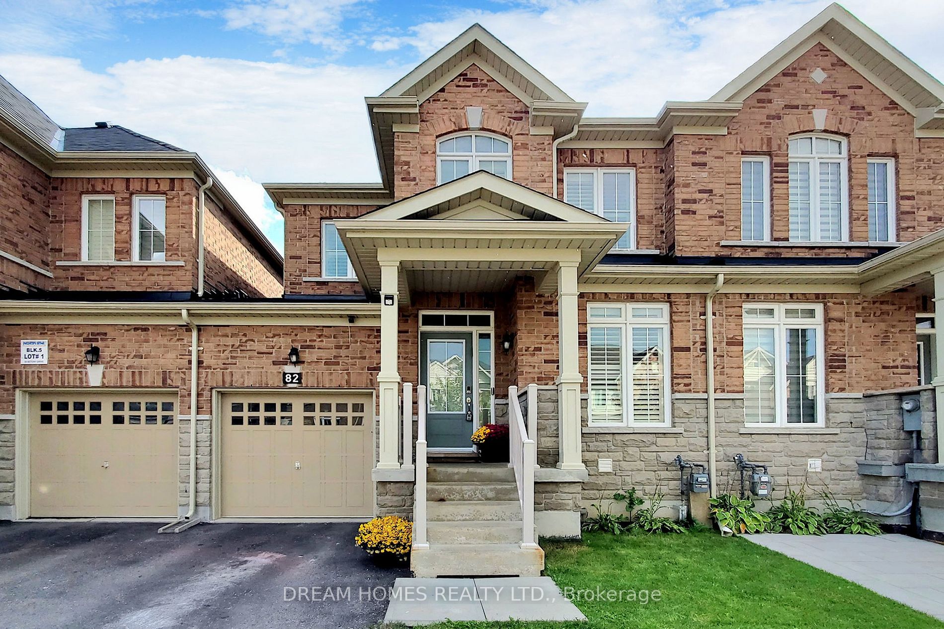 82 Betony Dr
