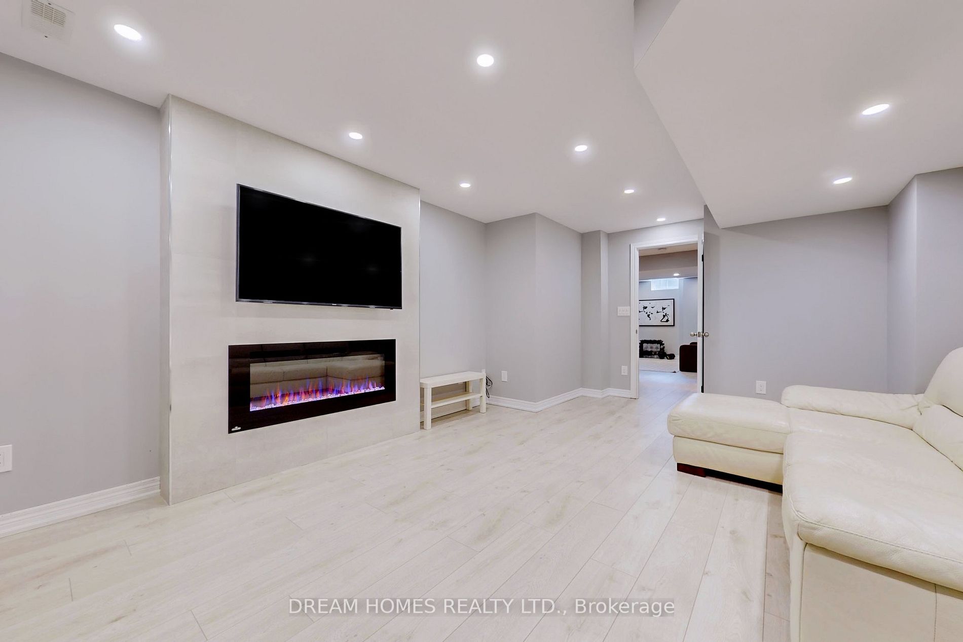 82 Betony Dr