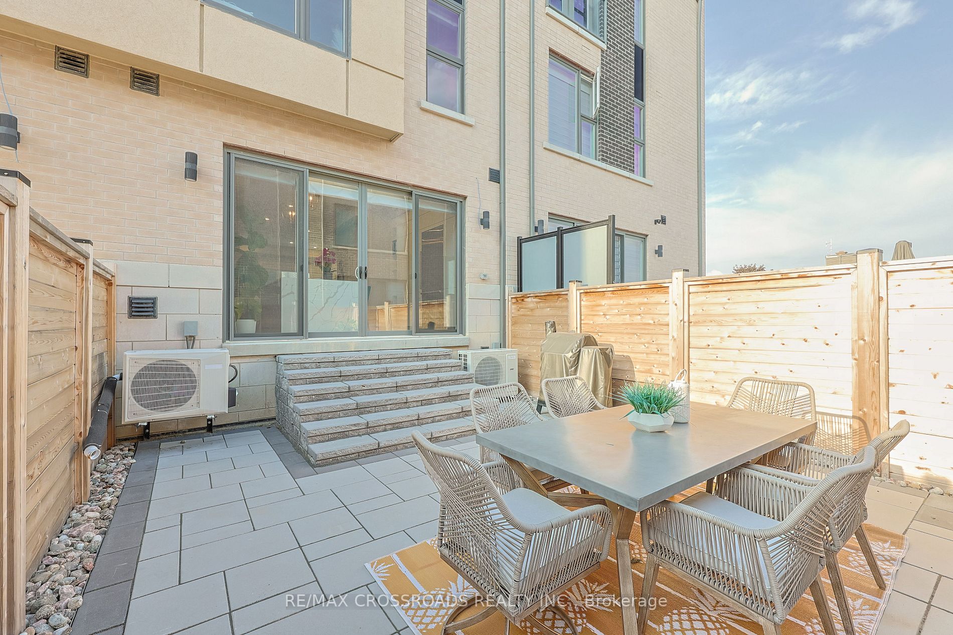207 Smallwood Circ